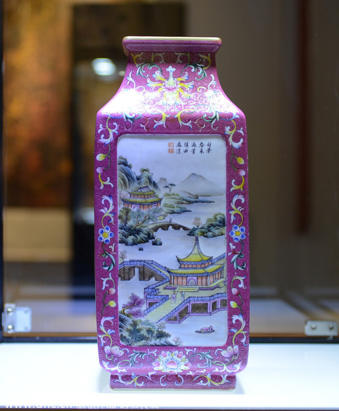 Chongqing art fair exhibits dynasty relics